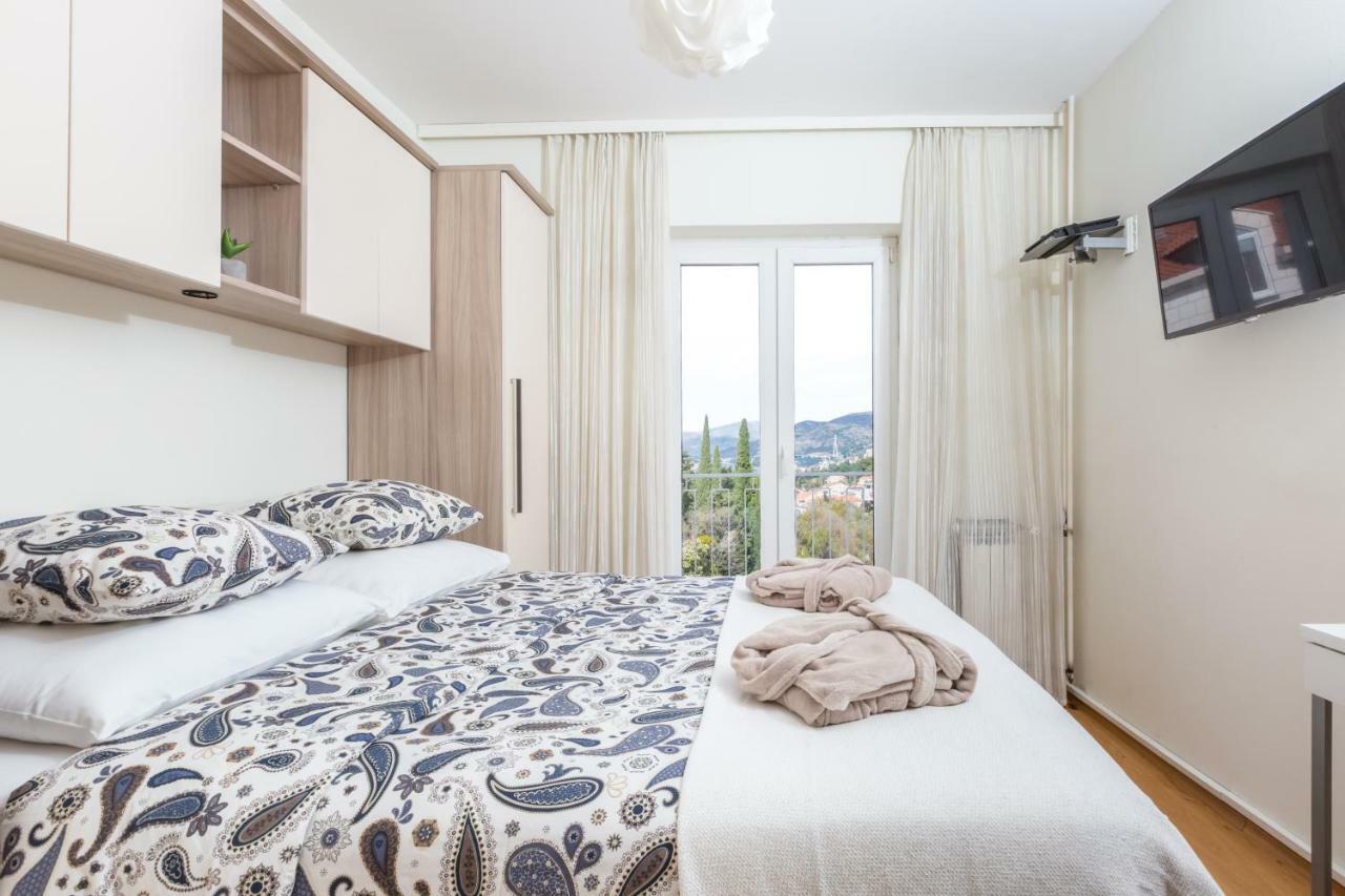 Spacious Near The Old Town Apartment *