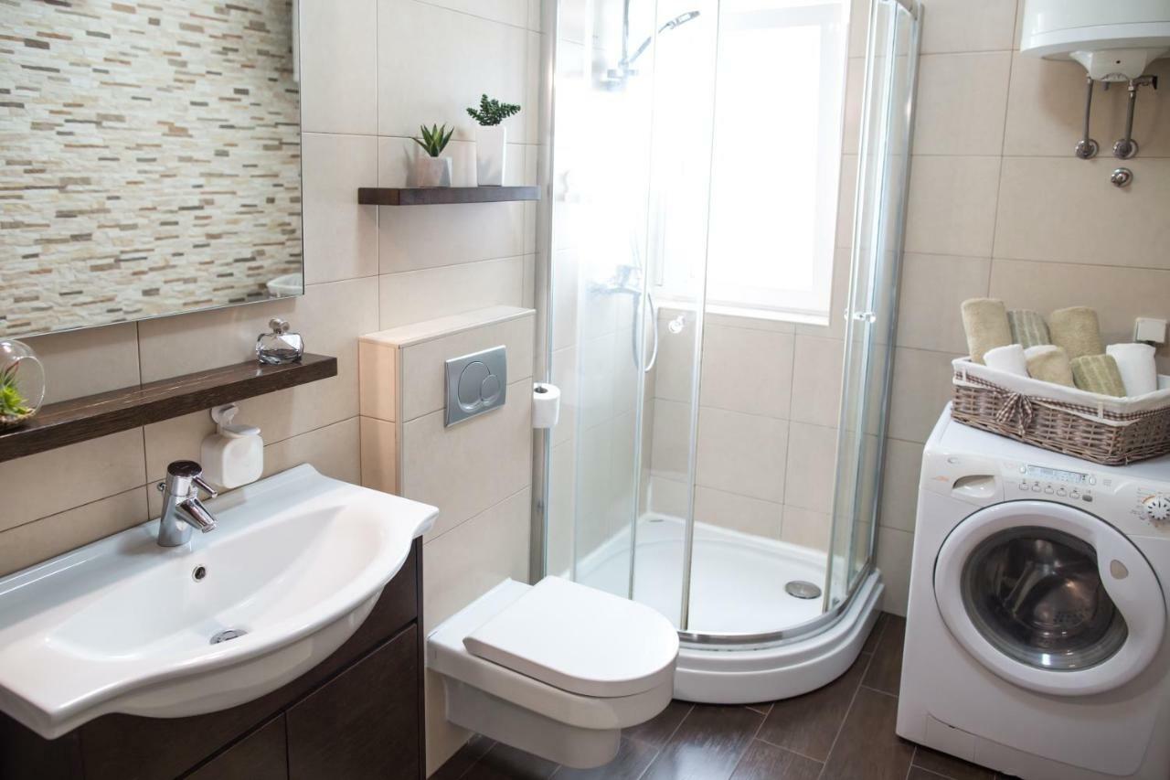 Apartment Spacious Near The Old Town